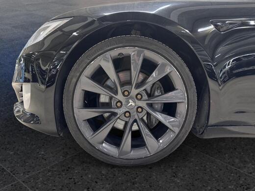 Tesla Model S vaihtoauto