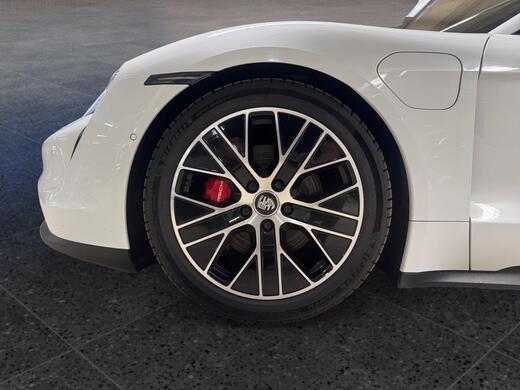 Porsche Taycan vaihtoauto