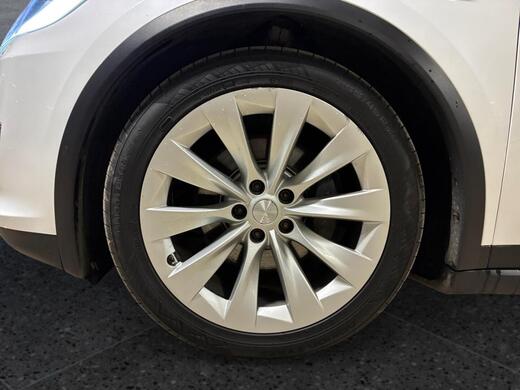 Tesla Model X vaihtoauto