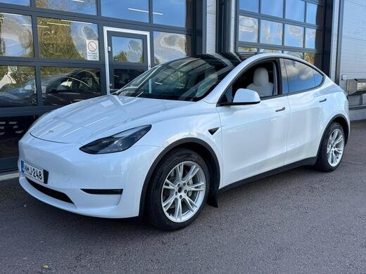 Tesla Model Y vaihtoauto