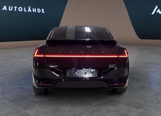 XPENG P7+ vaihtoauto