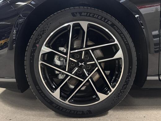 XPENG P7+ vaihtoauto