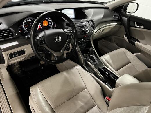 Honda Accord vaihtoauto