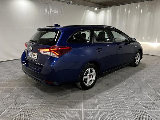Toyota Auris vaihtoauto