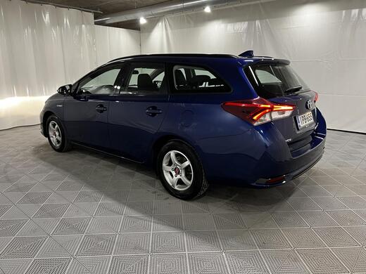 Toyota Auris vaihtoauto