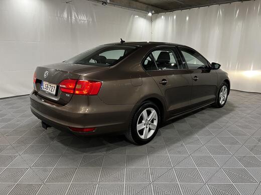 Volkswagen Jetta vaihtoauto
