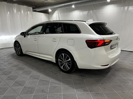 Toyota Avensis vaihtoauto