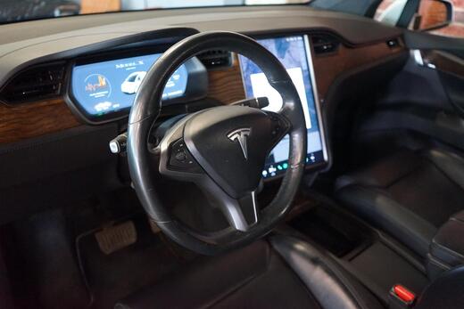 Tesla Model X vaihtoauto