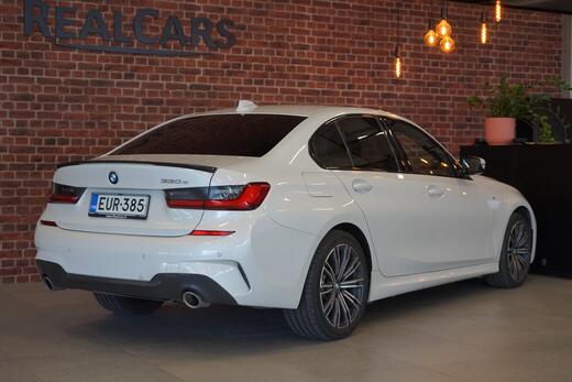 BMW 330 vaihtoauto