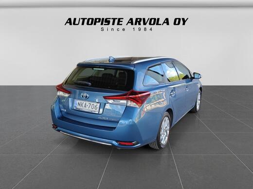 Toyota Auris vaihtoauto