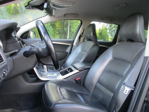 Volvo V70 vaihtoauto