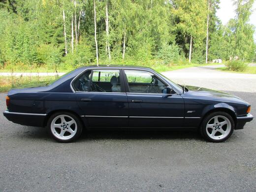 BMW 750 vaihtoauto