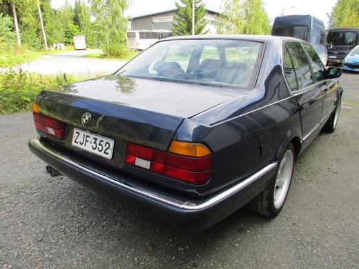 BMW 750 vaihtoauto