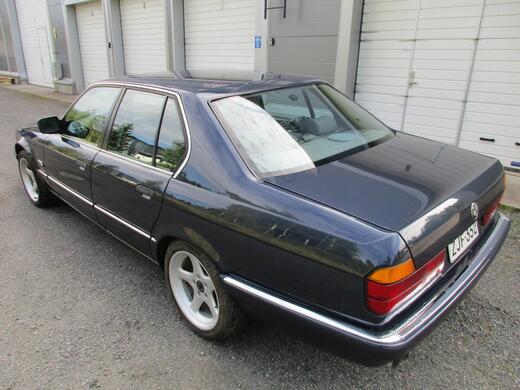 BMW 750 vaihtoauto