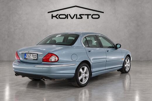 Jaguar X-Type vaihtoauto