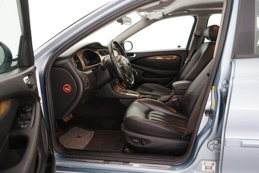Jaguar X-Type vaihtoauto