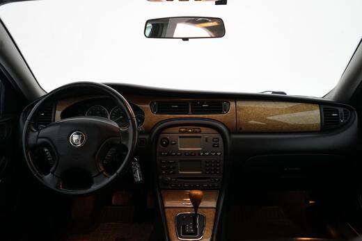 Jaguar X-Type vaihtoauto