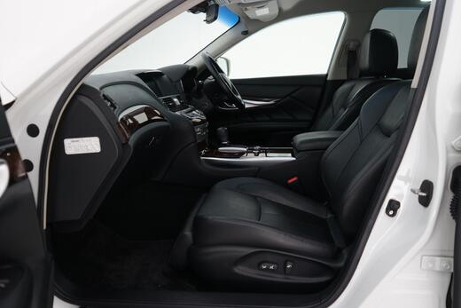 Nissan Fuga vaihtoauto