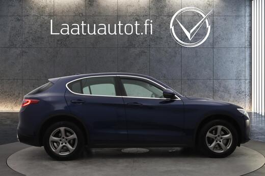 Alfa Romeo Stelvio vaihtoauto