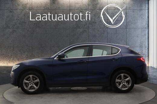 Alfa Romeo Stelvio vaihtoauto