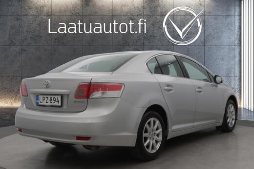 Toyota Avensis vaihtoauto
