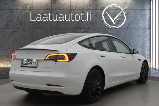 Tesla Model 3 vaihtoauto