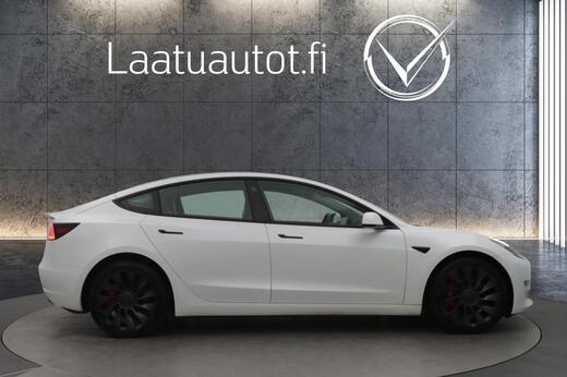 Tesla Model 3 vaihtoauto