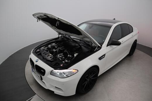 BMW M5 vaihtoauto
