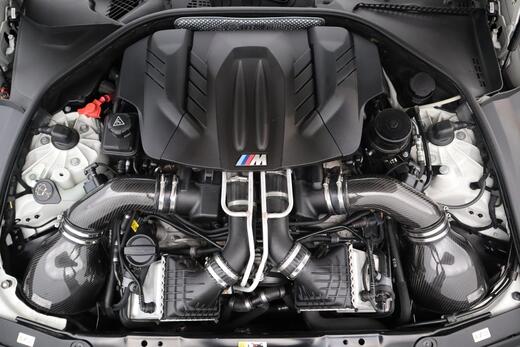 BMW M5 vaihtoauto