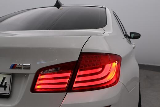 BMW M5 vaihtoauto