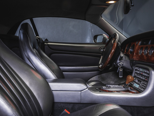 Jaguar XKR vaihtoauto