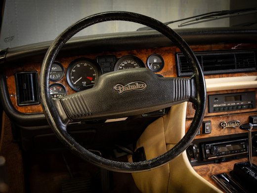 Daimler Double Six vaihtoauto