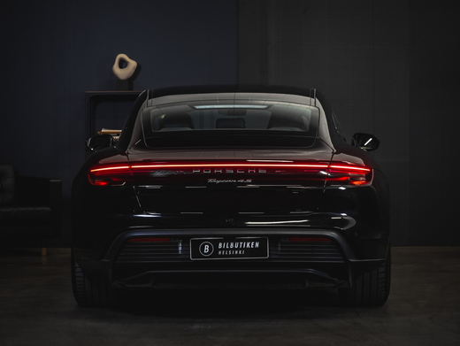 Porsche Taycan vaihtoauto