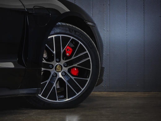Porsche Taycan vaihtoauto