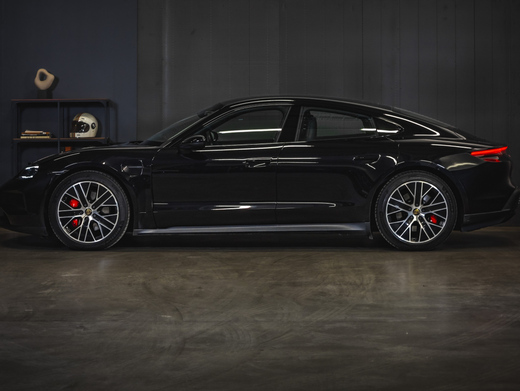 Porsche Taycan vaihtoauto