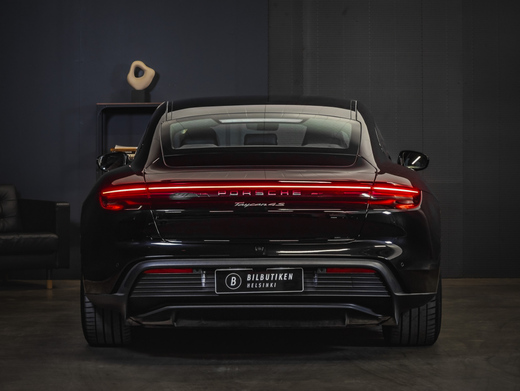 Porsche Taycan vaihtoauto