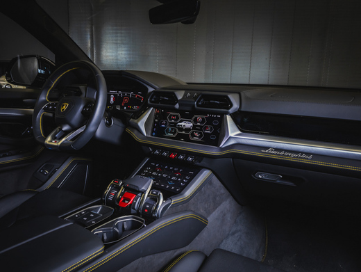 Lamborghini Urus vaihtoauto