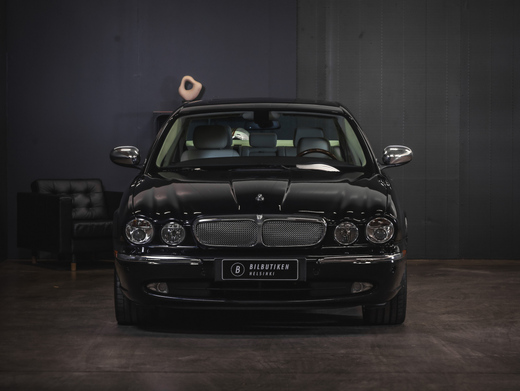 Jaguar XJR vaihtoauto