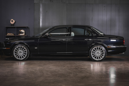 Jaguar XJR vaihtoauto