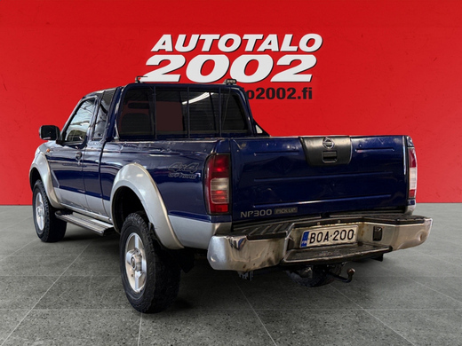 Nissan NP300 vaihtoauto
