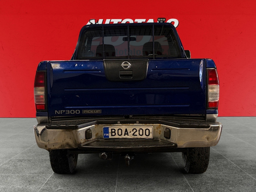 Nissan NP300 vaihtoauto
