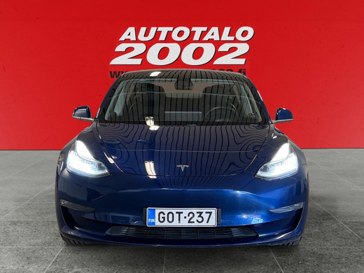 Tesla Model 3 vaihtoauto