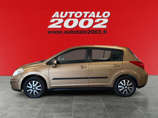 Nissan Tiida vaihtoauto