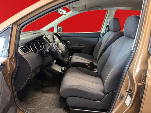 Nissan Tiida vaihtoauto
