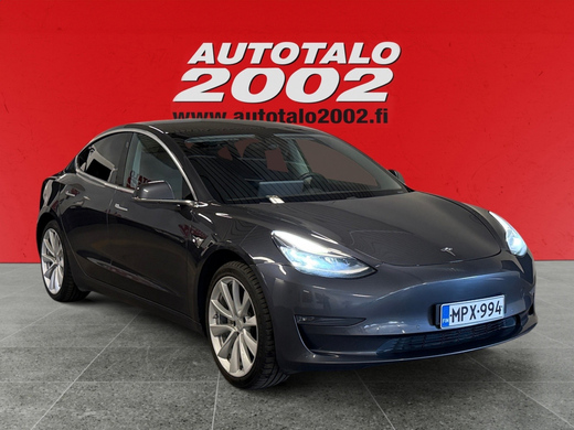 Tesla Model 3 vaihtoauto