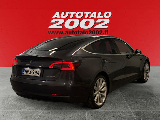 Tesla Model 3 vaihtoauto