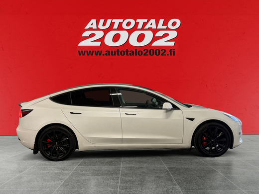 Tesla Model 3 vaihtoauto