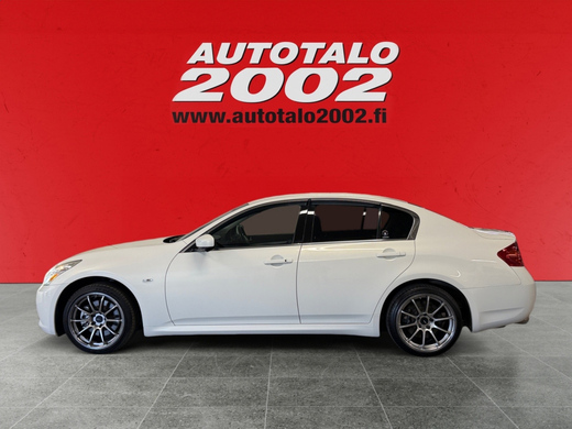Nissan Skyline vaihtoauto