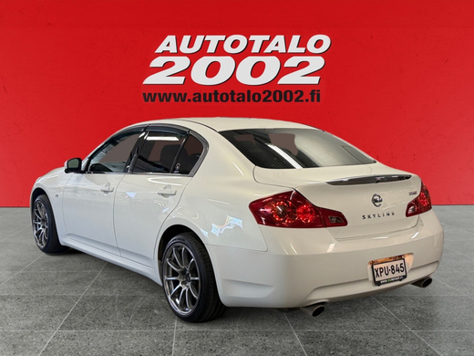 Nissan Skyline vaihtoauto