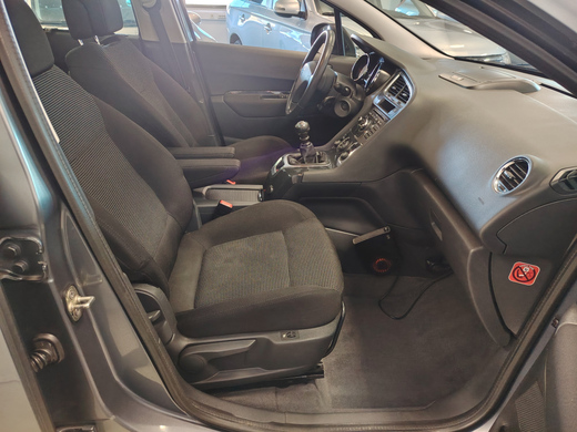 Peugeot 5008 vaihtoauto